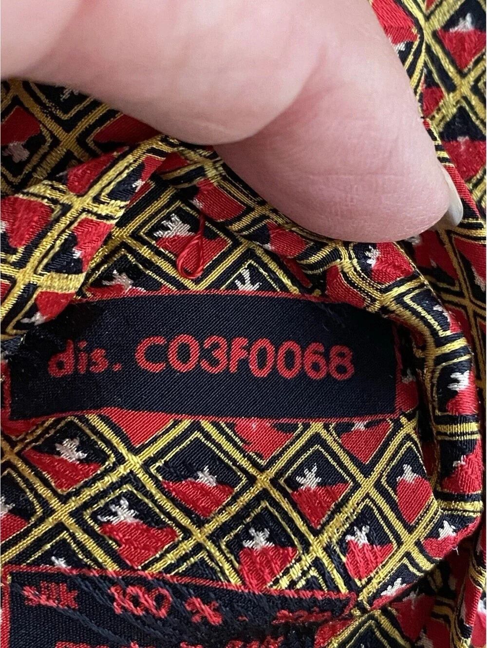 Brioni Roma Silk Tie Made in Italy Geometric Diamond Pattern Red Gold Black